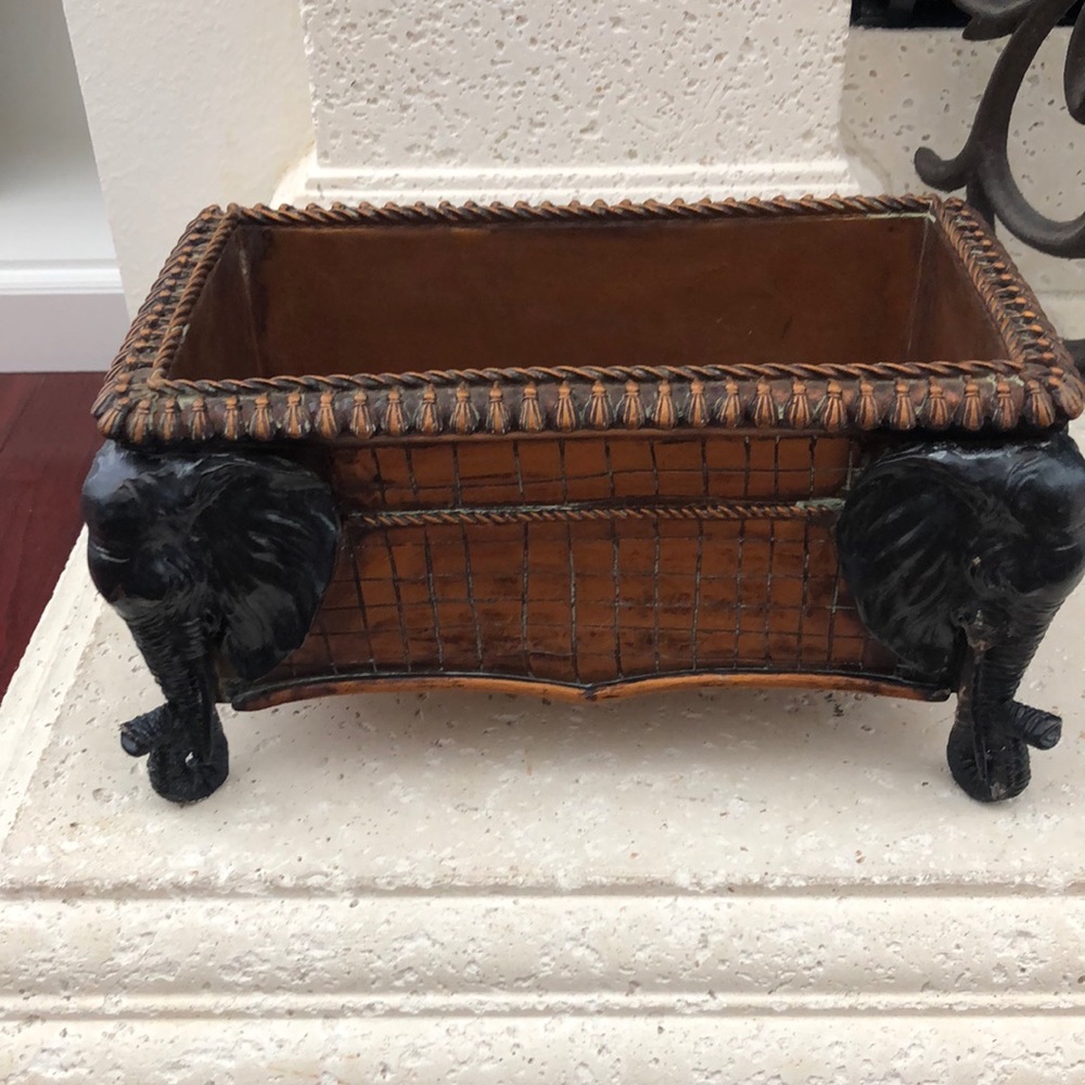 Gold & black Wood planter with elephant on borders